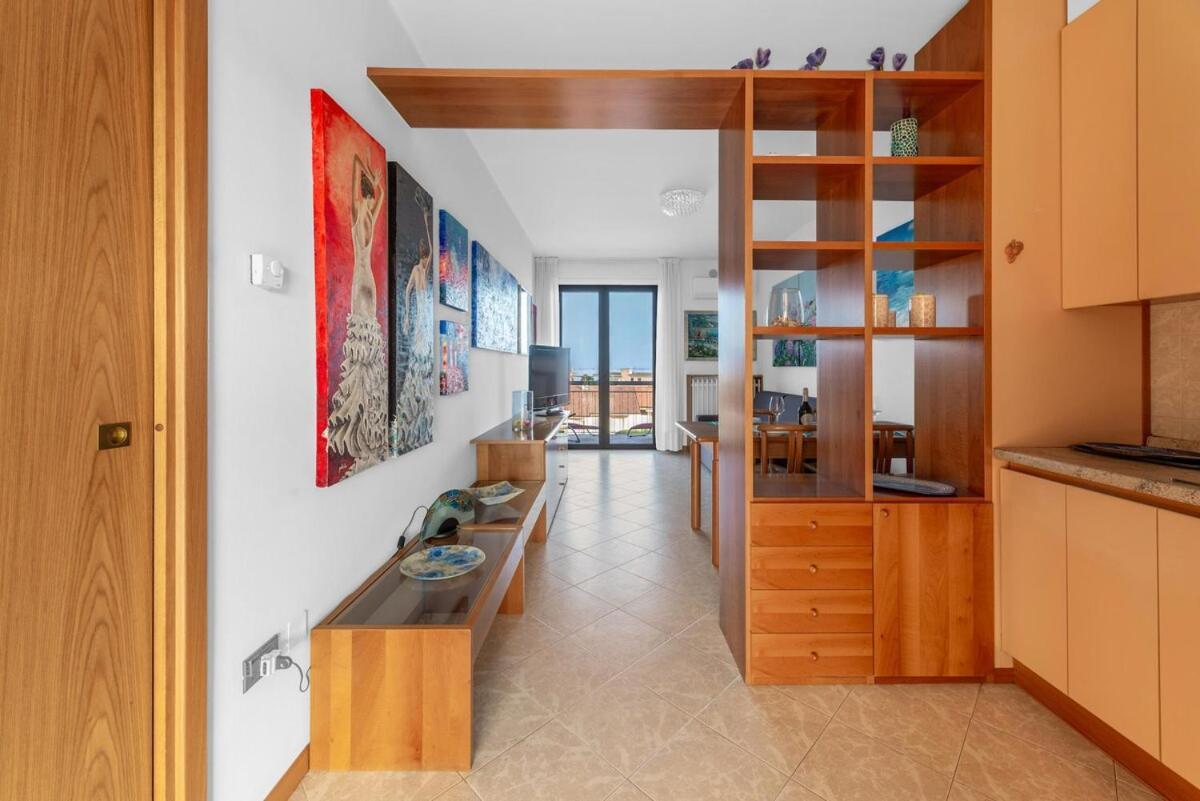 Vista E Piscina - Di Design A Desenzano Appartamento