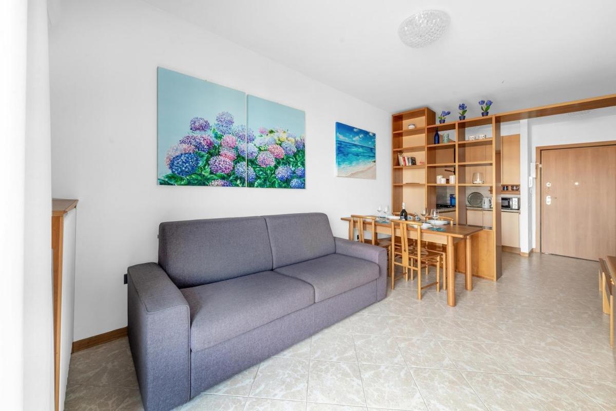 Vista E Piscina - Di Design A Desenzano Appartamento