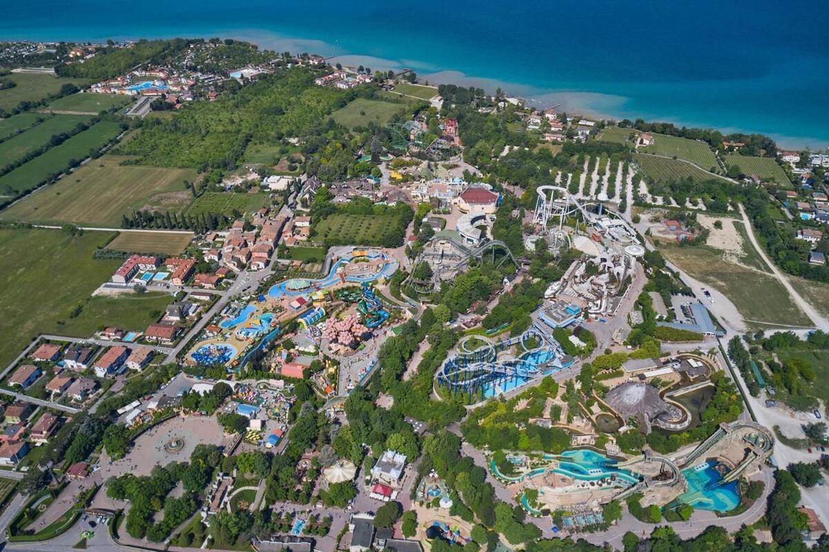 Vista E Piscina - Di Design A Desenzano *